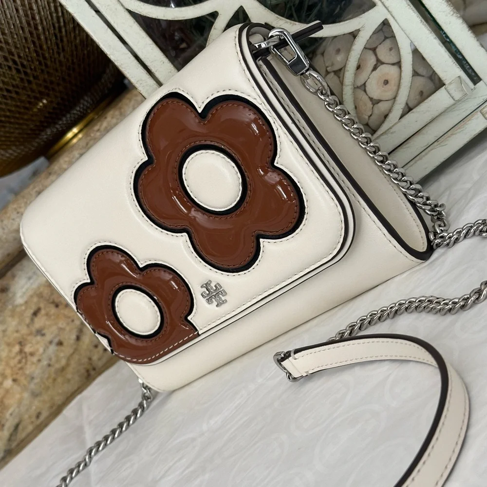 New Tory Burch EMERSON FLORAL APPLIQUE CHAIN WALLET LIGHT CREAM
